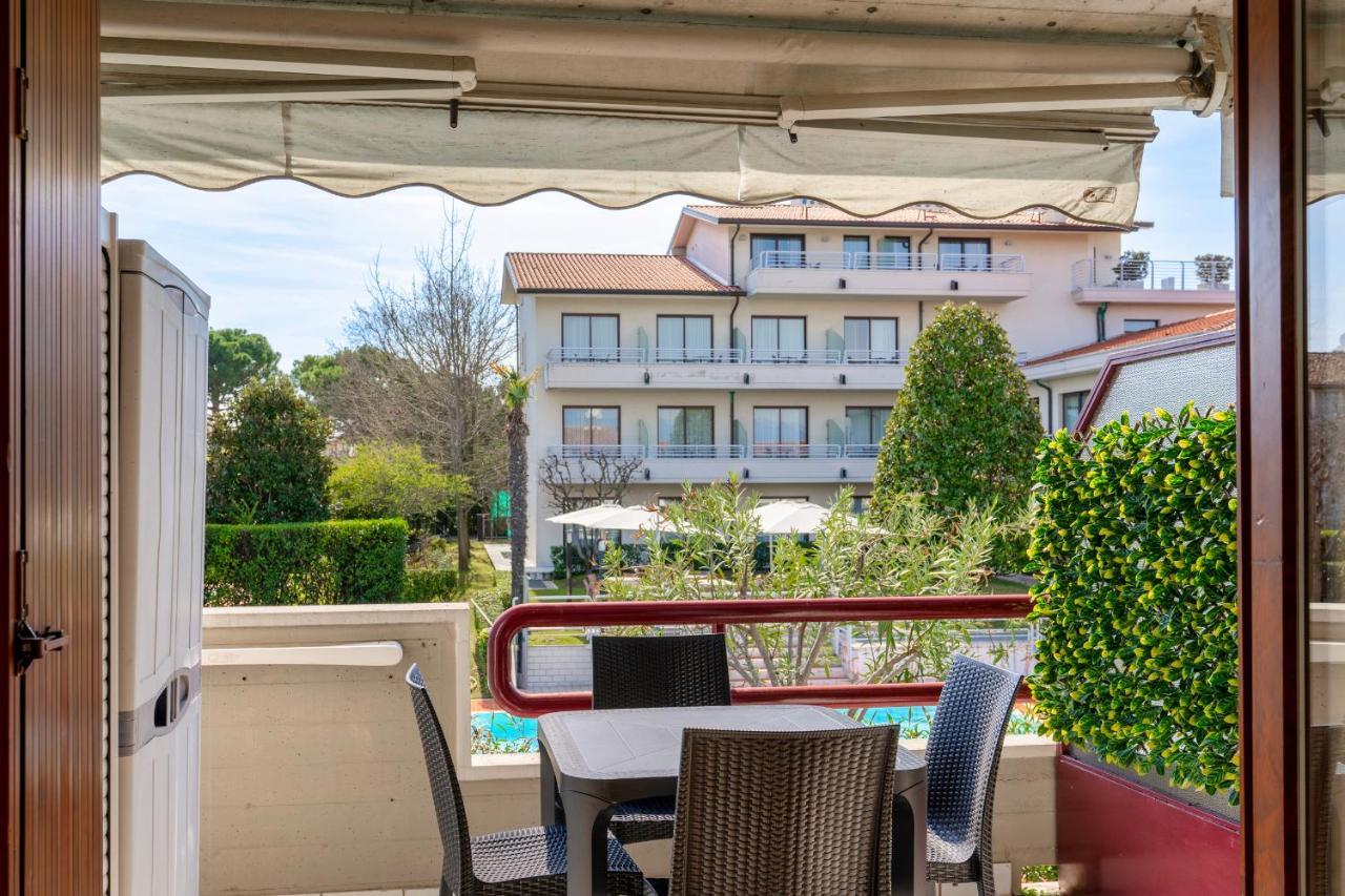 Azzurra Suite - Monolocale Con Piscina E Wifi Сирмионе Екстериор снимка